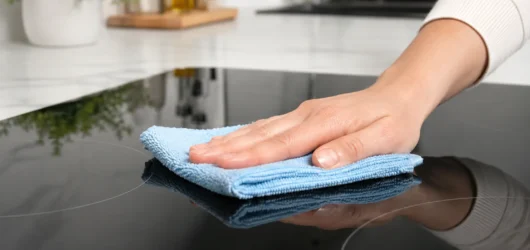 Cómo limpiar la vitrocerámica sin rayarla